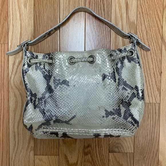 Embossed Sparkly Snakeskin Mini‎ Bucket Bag - Picture 2 of 5